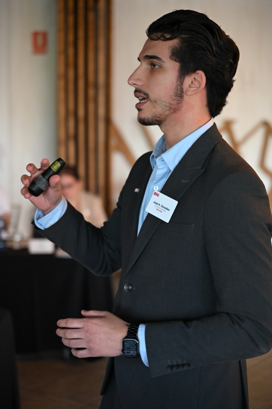 José Antonio González Corraliza explicando durante una presentación